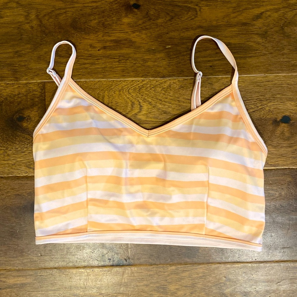 NWOT Kortni Jeane v crop top